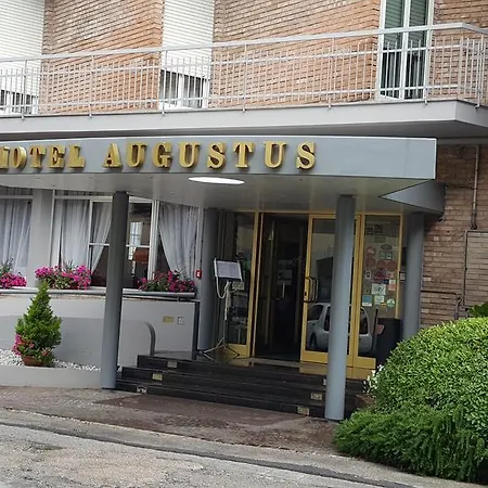 Hotell Augustus 4*