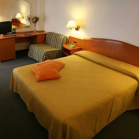 Augustus Hotel