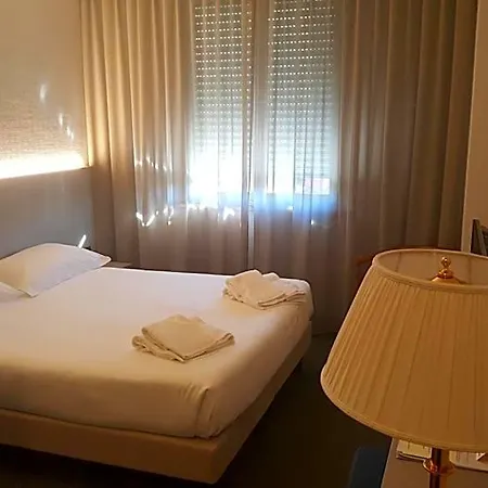 فندق Augustus 4*