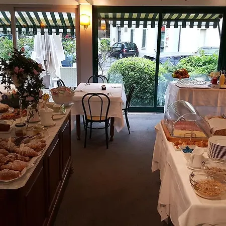 Hotell Augustus 4*