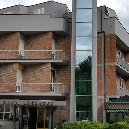 Hotell Augustus 4*