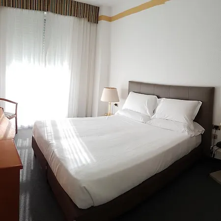 Hotell Augustus 4*