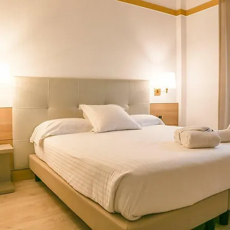 Hotell Augustus 4*